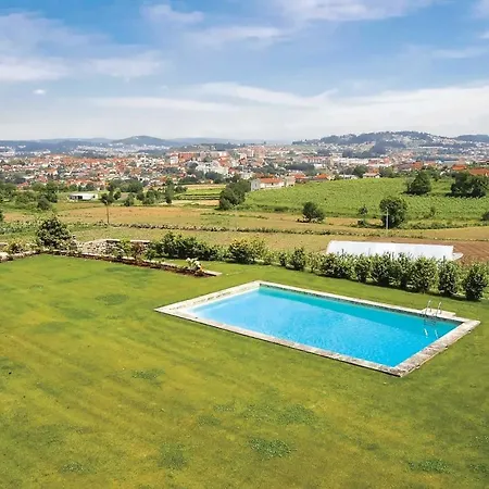 Sleeps 17 Wifi Negrelos