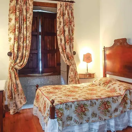 Sleeps 17 Wifi Negrelos