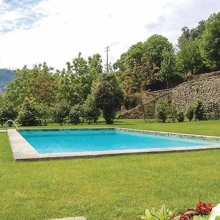 Sleeps 17 Wifi Negrelos