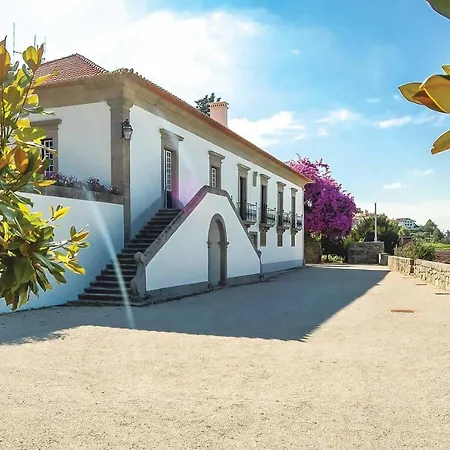 Sleeps 17 Wifi Negrelos